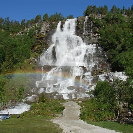 Tvinde Camping Hotell Skulestadmo Exteriör bild